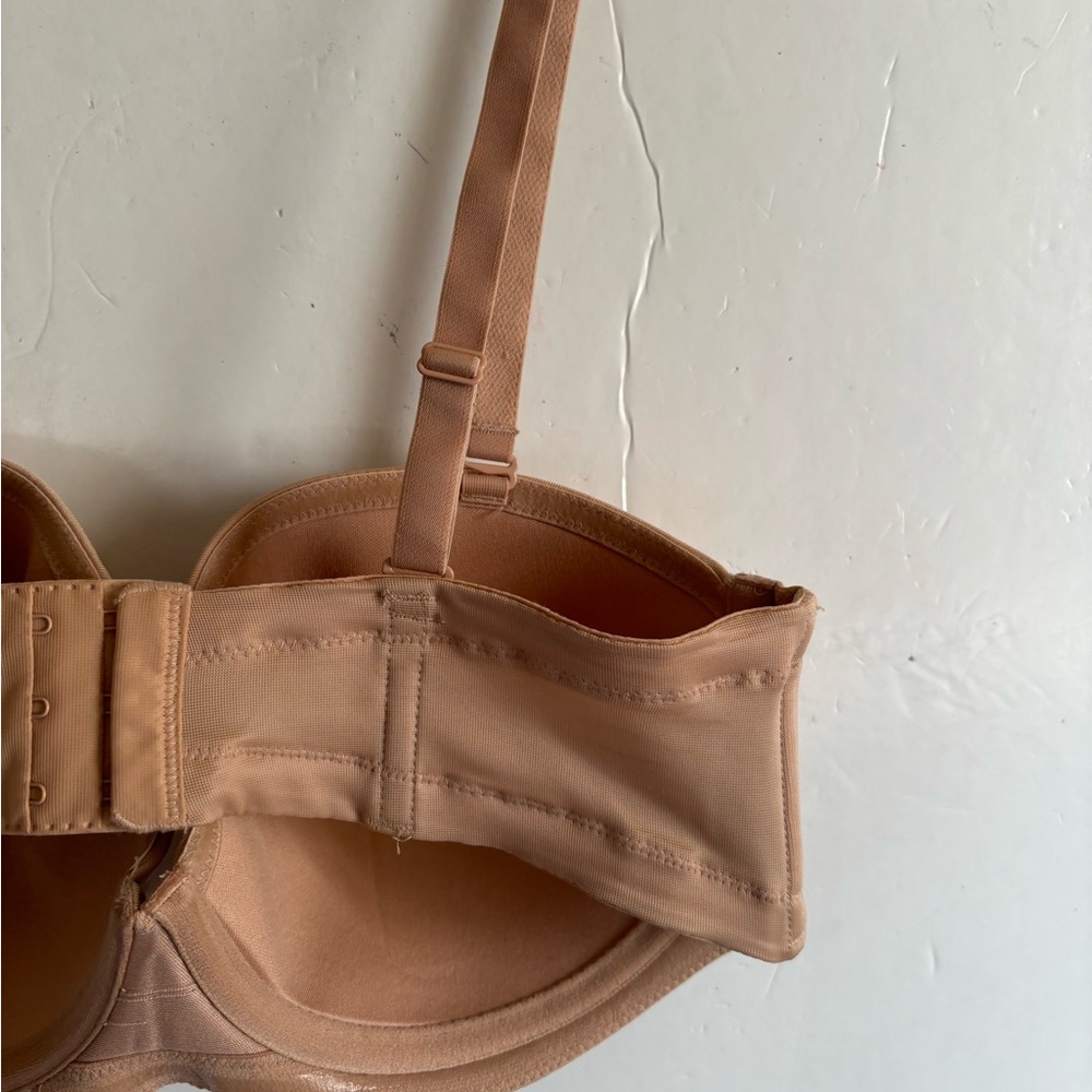 WACOAL 36D Seamless Tan Strapless Bra - Picture 6 of 9
